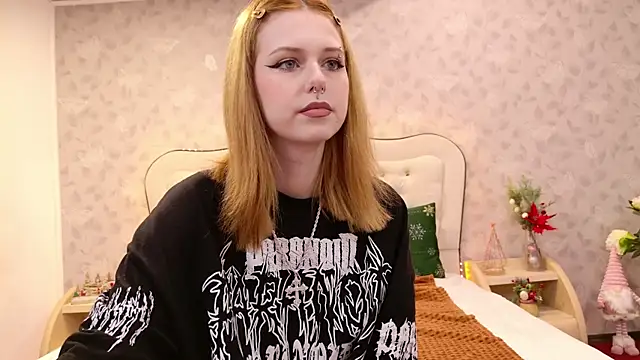 WendyMey online show from December 15, 2025, 12:33 pm