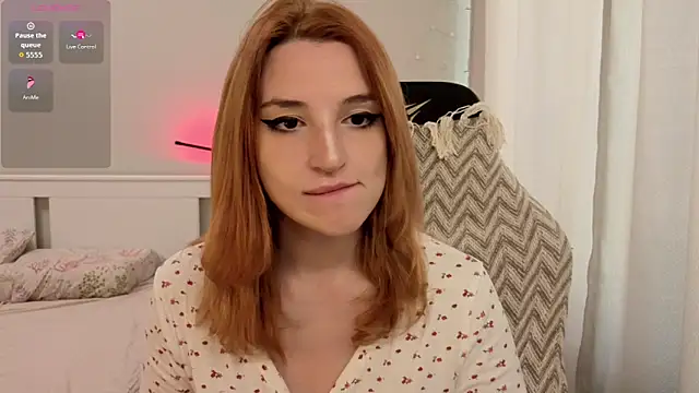 lunatale2 online show from September 26, 2025, 7:59 am