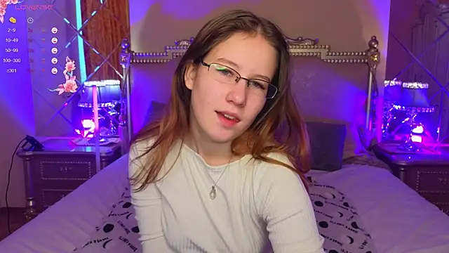 Lisa Roses online show from October 10, 2025, 4:24 am