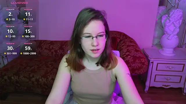 Lisa Roses online show from December 1, 2025, 4:35 am