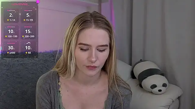 Ange Lus online show from November 18, 2025, 4:21 pm