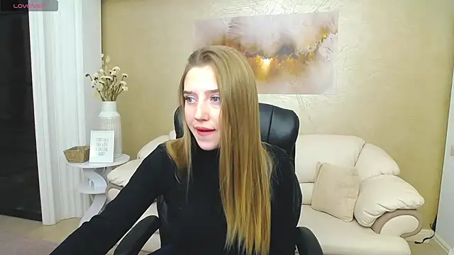 KissMe Now  online show from November 7, 2025, 2:10 pm