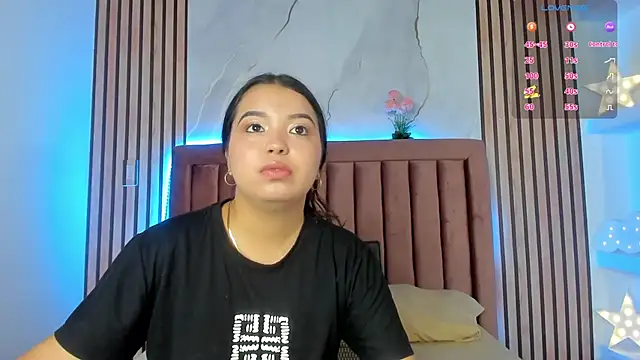 LunaWiill  online show from October 27, 2025, 12:17 pm