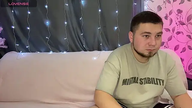 Snapshot of coupleinspire chatting on December 21, 2025, 9:04 pm coupleinspire online show from December 21, 2025, 9:04 pm