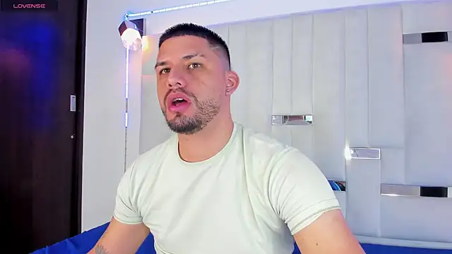 Snapshot of Jacob19_ chatting on November 2, 2025, 12:21 pm Jacob19  online show from November 2, 2025, 12:21 pm