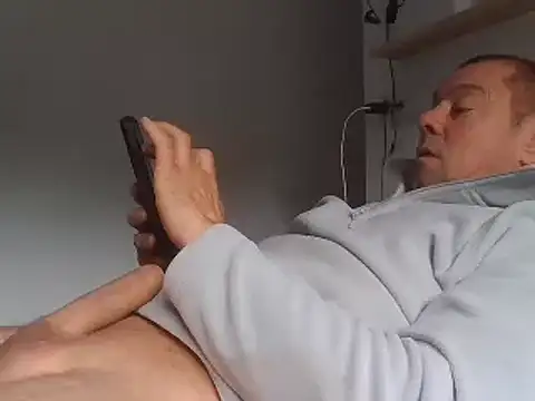 hugoboys4576 online show from October 28, 2025, 11:20 am