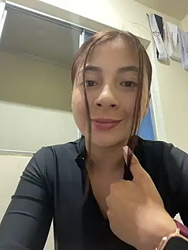 Snapshot of Karlee_Grey1 chatting on November 27, 2025, 2:56 am Karlee Grey1 online show from November 27, 2025, 2:56 am