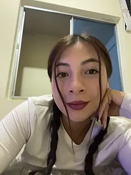 Snapshot of Karlee_Grey1 chatting on November 11, 2025, 3:01 am Karlee Grey1 online show from November 11, 2025, 3:01 am