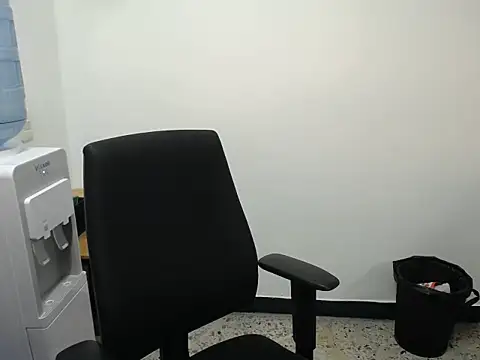 Snapshot of Alice-08 chatting on May 20, 2026, 4:48 pm Alice-08 online show from May 20, 2026, 4:48 pm