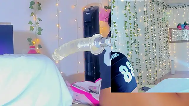 Snapshot of Ashley__Jones__ chatting on November 27, 2025, 5:02 pm Ashley Jones online show from November 27, 2025, 5:02 pm