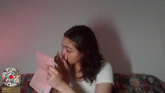 Snapshot of _curiouskitten_ chatting on February 7, 2026, 2:08 am curiouskitten online show from February 7, 2026, 2:08 am