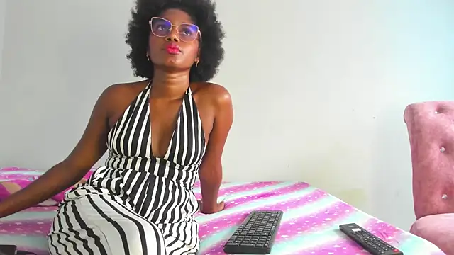 Snapshot of Beauty_Luci chatting on November 8, 2025, 8:01 pm Beauty Luci online show from November 8, 2025, 8:01 pm