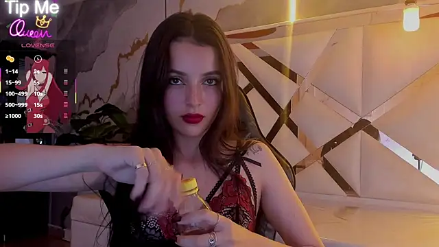 sophiadoll tf online show from April 8, 2026, 8:43 pm