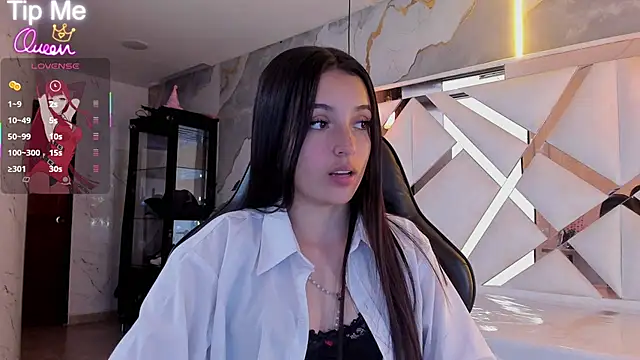 sophiadoll tf online show from April 15, 2026, 9:04 pm