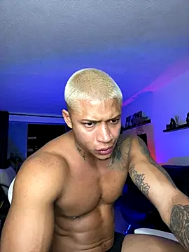 Snapshot of DiagoRockfield chatting on October 31, 2025, 1:13 am DiagoRockfield online show from October 31, 2025, 1:13 am