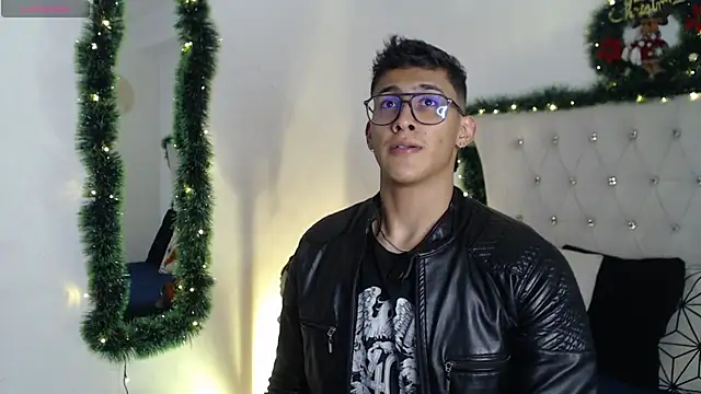 SalvadorFit online show from December 22, 2025, 9:26 pm