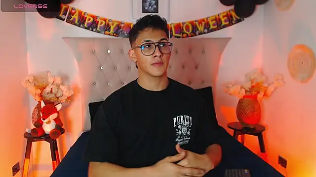 SalvadorFit online show from October 21, 2025, 8:30 pm