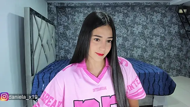 Daniela x19 online show from April 23, 2026, 12:39 am