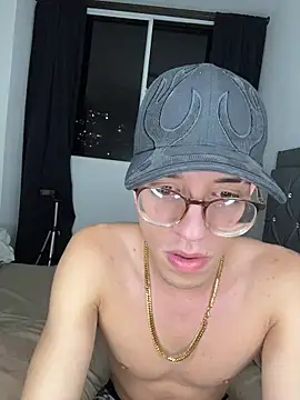 Snapshot of arthurdavies chatting on December 14, 2025, 3:35 am arthurdavies online show from December 14, 2025, 3:35 am