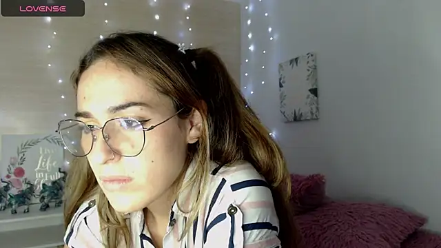 kat desiree online show from November 21, 2025, 6:01 am