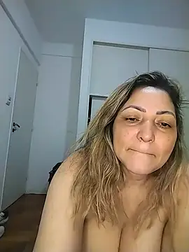 Snapshot of Lunita86 chatting on June 25, 2026, 11:04 am Lunita86 online show from June 25, 2026, 11:04 am