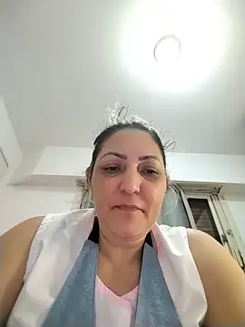 Snapshot of Lunita86 chatting on June 3, 2026, 3:51 am Lunita86 online show from June 3, 2026, 3:51 am