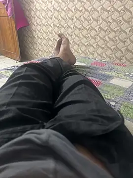 Snapshot of aflatoon121 chatting on November 12, 2025, 1:37 pm aflatoon121 online show from November 12, 2025, 1:37 pm