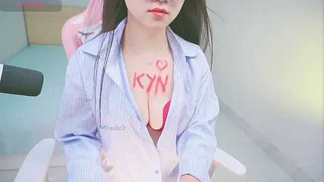 Snapshot of Cherry-26 chatting on December 14, 2025, 8:09 am Cherry-26 online show from December 14, 2025, 8:09 am