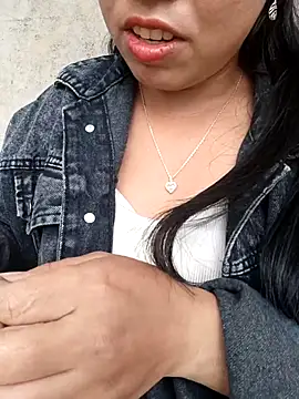 tulipsexy online show from October 22, 2025, 2:00 am