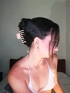 Snapshot of Vale_stone_ chatting on November 2, 2025, 3:28 pm Vale stone  online show from November 2, 2025, 3:28 pm