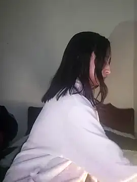 Snapshot of Vale_stone_ chatting on September 29, 2025, 3:35 am Vale stone  online show from September 29, 2025, 3:35 am