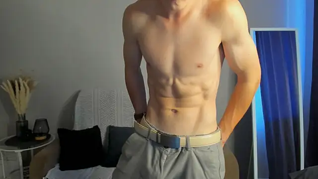 Snapshot of Max_Foks chatting on September 18, 2025, 8:17 am Max Foks online show from September 18, 2025, 8:17 am