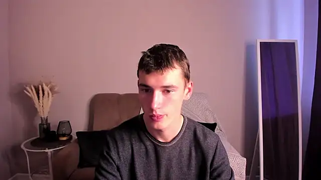 Snapshot of Max_Foks chatting on September 24, 2025, 5:47 am Max Foks online show from September 24, 2025, 5:47 am