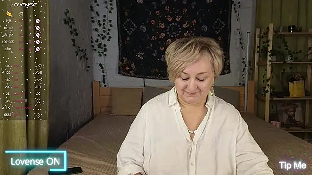 Marta Wils online show from October 16, 2025, 1:47 am