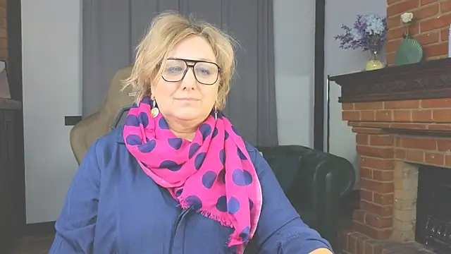 Marta Wils online show from December 4, 2025, 3:38 am