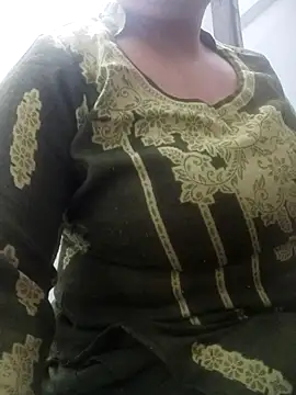 Snapshot of Jeya_thakur chatting on November 27, 2025, 6:47 am Jeya thakur online show from November 27, 2025, 6:47 am