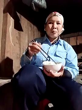 Snapshot of callistra chatting on December 2, 2025, 2:52 pm callistra online show from December 2, 2025, 2:52 pm