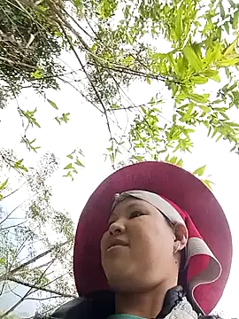 Snapshot of callistra chatting on November 5, 2025, 8:39 am callistra online show from November 5, 2025, 8:39 am