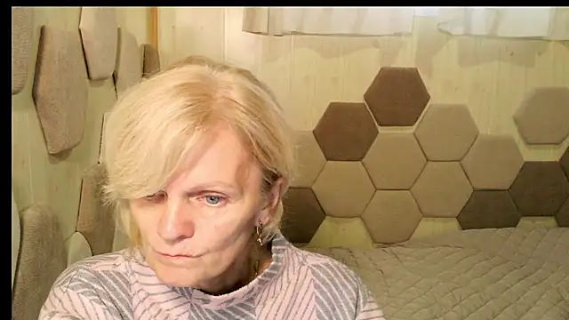 Zoe Steell online show from October 1, 2025, 1:48 pm