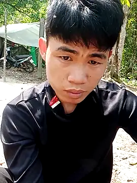 Snapshot of Nhyy_xx chatting on April 21, 2026, 7:04 am Nhyy xx online show from April 21, 2026, 7:04 am