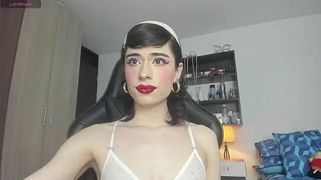 urLittlesissy online show from April 15, 2026, 3:34 am