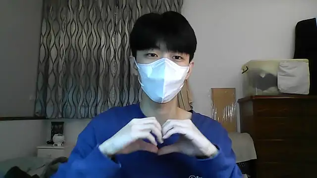 kai101010 online show from February 8, 2026, 12:58 pm