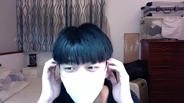 Snapshot of kai101010 chatting on November 11, 2025, 12:33 pm kai101010 online show from November 11, 2025, 12:33 pm