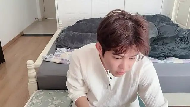 xlong00099 online show from November 25, 2025, 2:34 am