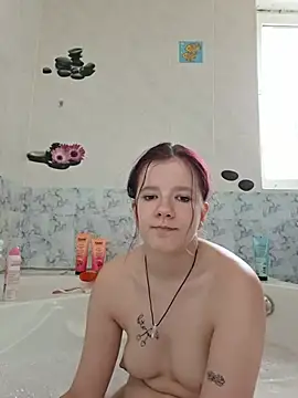 Snapshot of Hot_SkinnyGirl chatting on June 8, 2026, 1:22 pm Hot SkinnyGirl online show from June 8, 2026, 1:22 pm