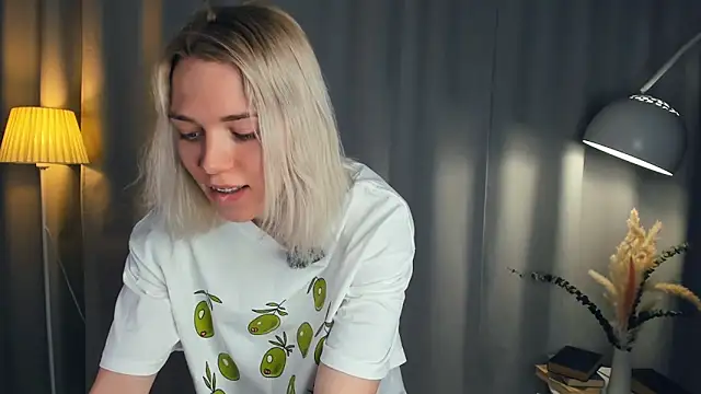 DianeHonnette online show from March 21, 2026, 7:29 pm