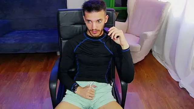 DominicValente online show from October 21, 2025, 8:58 am