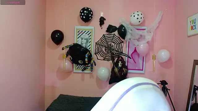 Snapshot of Bunny_poison chatting on October 25, 2025, 2:17 pm Bunny poison online show from October 25, 2025, 2:17 pm