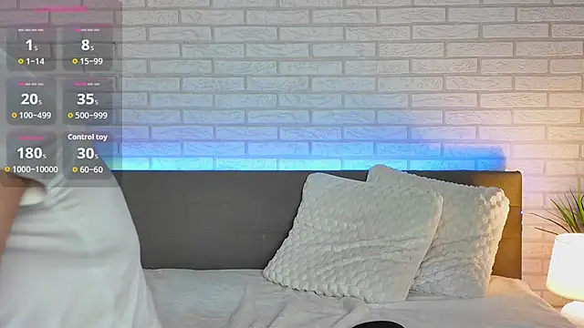 Snapshot of GarettVoss chatting on October 8, 2025, 4:14 am GarettVoss online show from October 8, 2025, 4:14 am