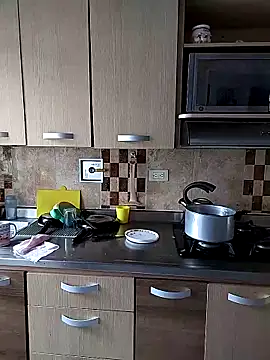 Suzanelee1 online show from October 27, 2025, 5:03 pm